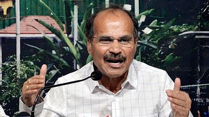केजरीवाल के इस्तीफे के एलान पर अधीर रंजन ने कसा तंज