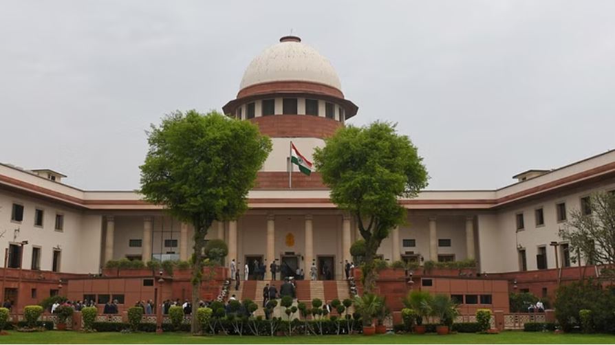 सुप्रीम कोर्ट: उन्नाव रेप पीड़िता की सीआरपीएफ सुरक्षा हटाने की मांग पर अड़ा केंद्र