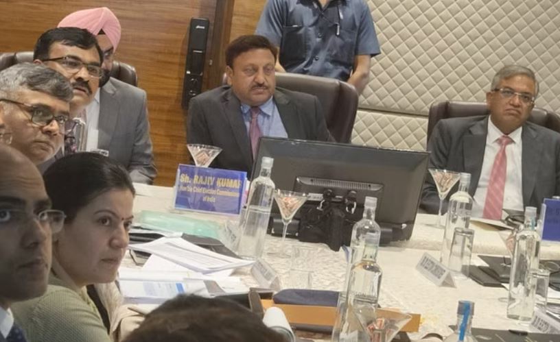 झारखंड विधानसभा चुनाव की उल्टी गिनती शुरू, आयोग ने लिया तैयारियों का जायजा