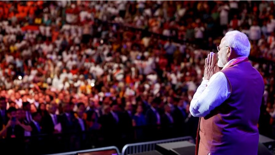 यूएस दौरे से वापस लौटे पीएम मोदी, सरकार के साथियों ने यात्रा को बताया ऐतिहासिक