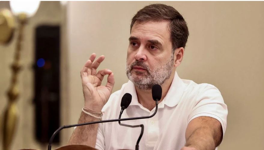 राहुल गांधी ने वायनाड में भूस्खलन पीड़ितों के लिए किया एक माह का वेतन दान