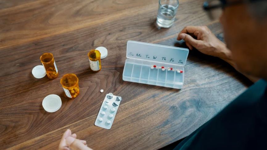 डायबिटीज, बीपी की ये दवाएं लैब टेस्ट में फेल, खराब मेडिसिन ऐसे पहुंचाती हैं नुकसान