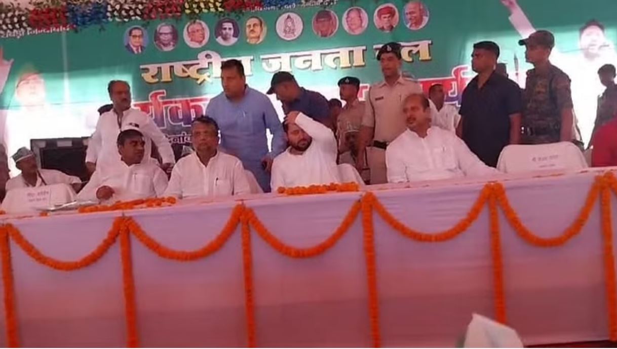 तेजस्वी यादव अपने ही विधायकों को दी यह नसीहत, कार्यकर्ताओं ने कहा था- फोन तक नहीं उठाते राजद नेता