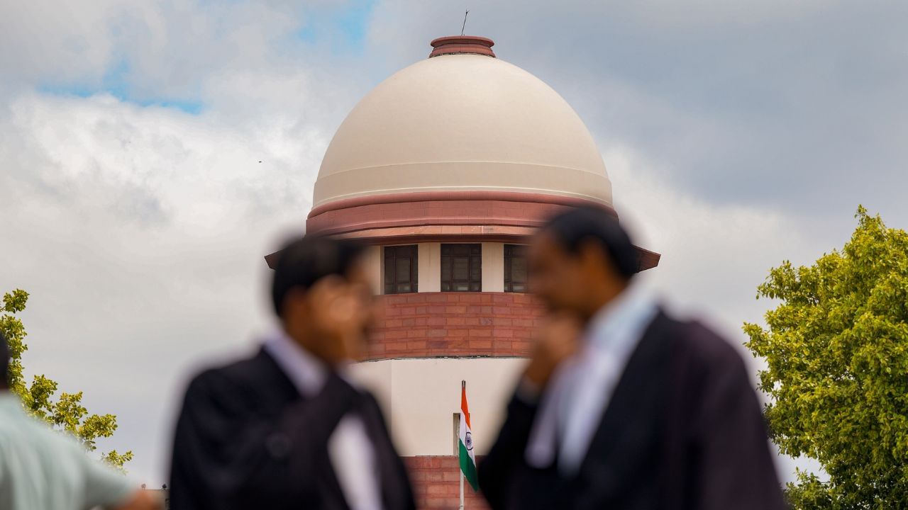 मुस्लिम इलाके को पाकिस्तान बताने पर हाई कोर्ट के जज की बढ़ी मुश्किलें