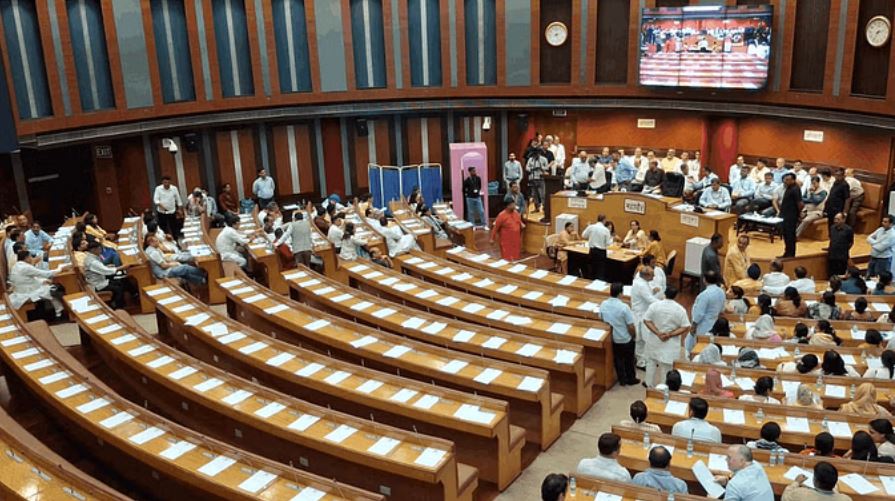 दिल्ली नगर निगम की कार्रवाई 5 अक्टूबर तक स्थगित
