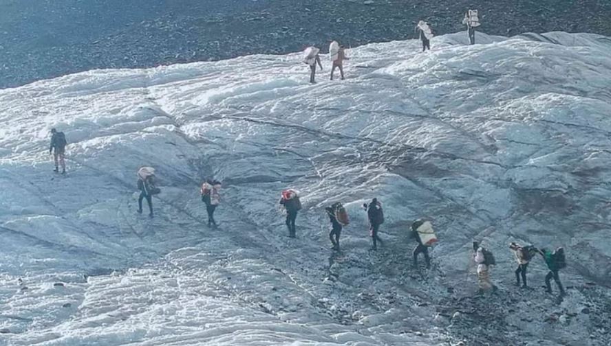 दुनिया के सबसे ऊंचे कालिंदीखाल-बदरीनाथ ट्रैक को आईटीबीपी जवानों ने किया पार