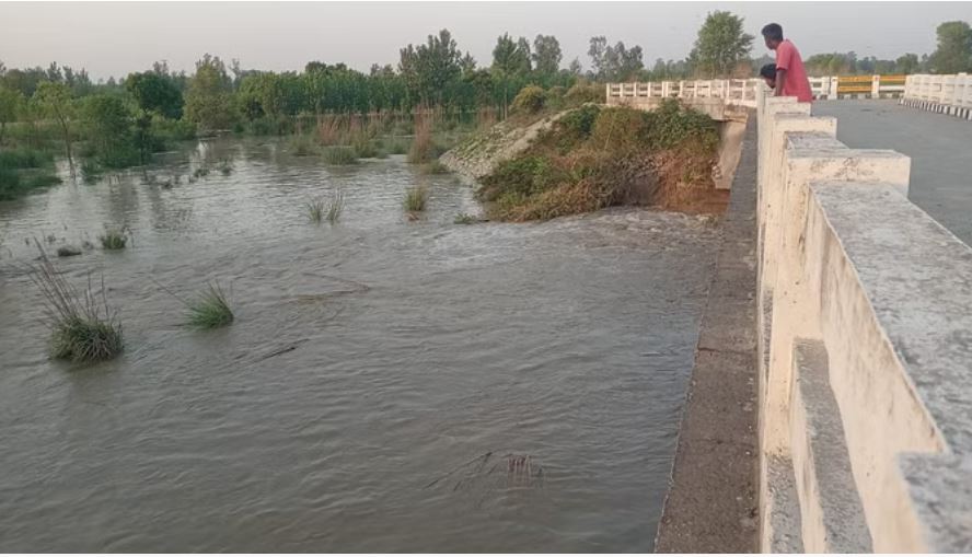 मुजफ्फरनगर: गंगनहर में गणेश विसर्जन करते युवक का पैर फिसला, तलाश जारी