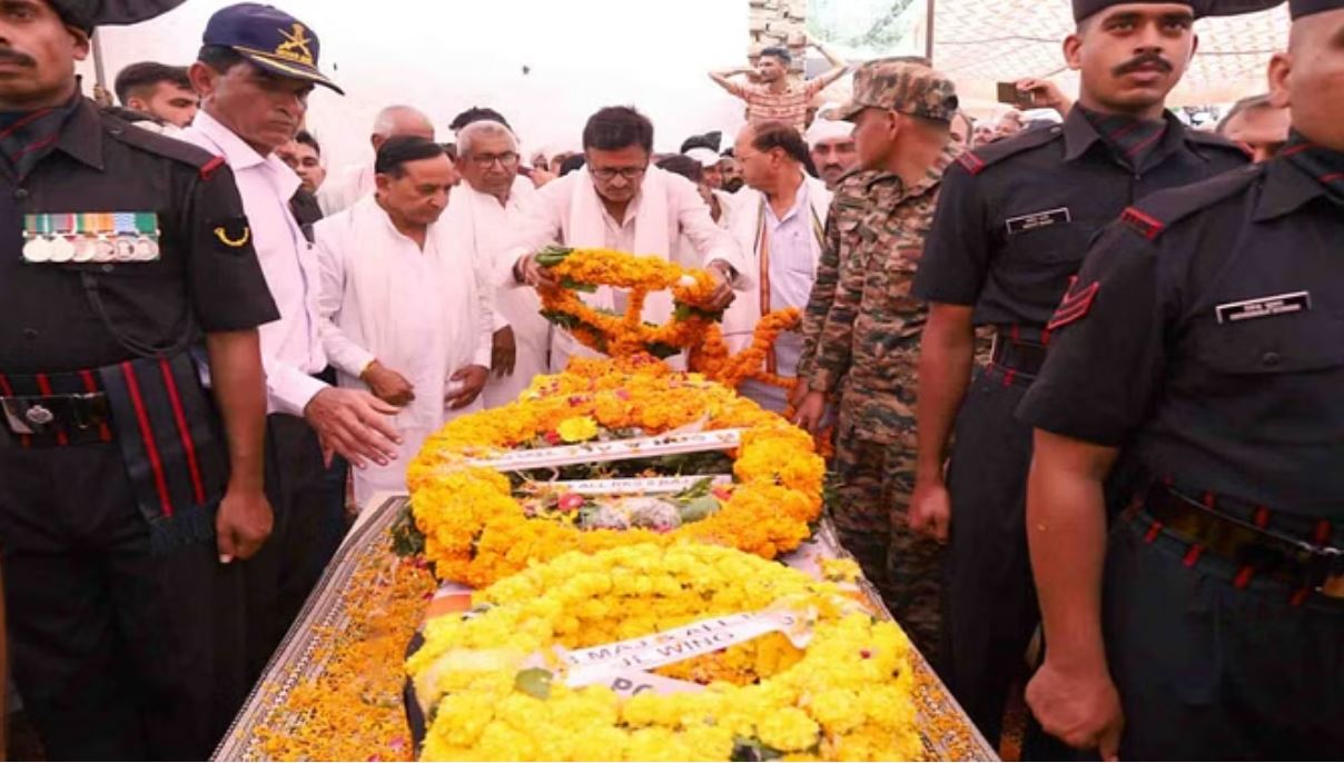 शहीद विजय कुमार धीनवाल का सैनिक सम्मान के साथ अंतिम संस्कार