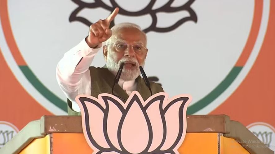 पीएम मोदी को इरशाद की भेंट: कई साल पैसे बचाए... पिता के नाप का बनवाया 'फेरन'