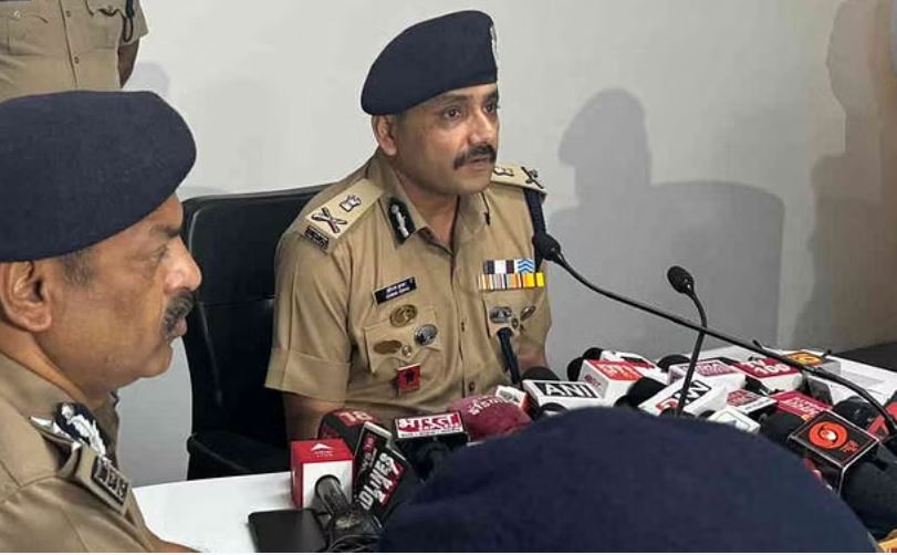 हरिद्वार डकैती: डीजीपी ने कहा- मुठभेड़ में एक बदमाश हुआ ढेर, दो गिरफ्तार