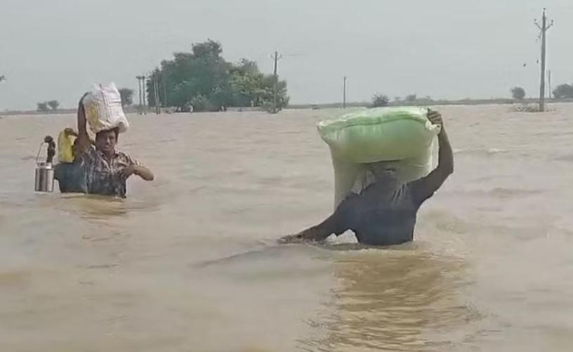 गंगा समेत यह नदियां उफान पर, तेजस्वी के विधानसभा में बाढ़ से लोग परेशान