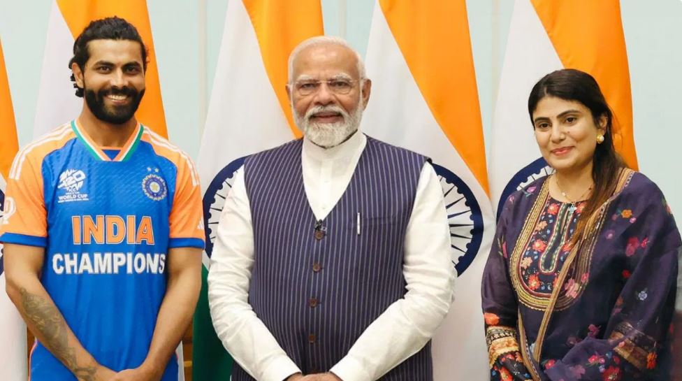 रवींद्र जडेजा हुए बीजेपी में शामिल, स्टार ऑलराउंडर को मिली मेंबरशिप