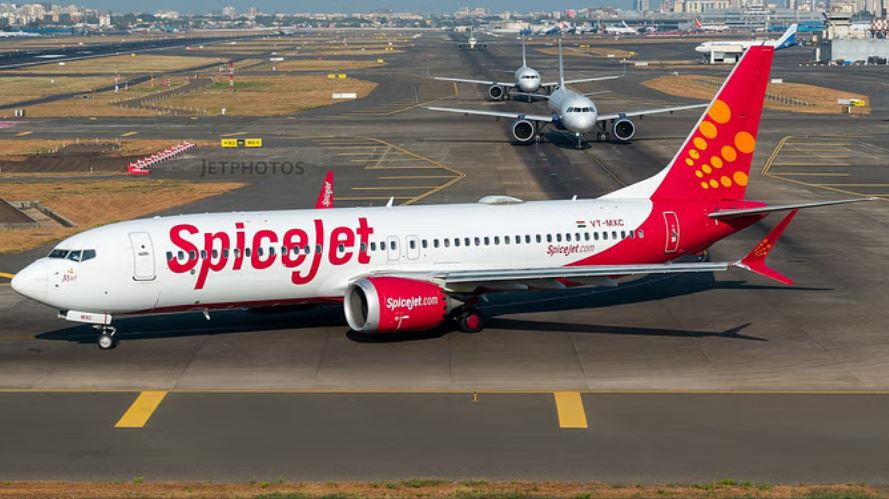स्पाइसजेट की निजी समस्या के कारण यात्री परेशान, उड़ाने भरने का अनुबंध भी खत्म