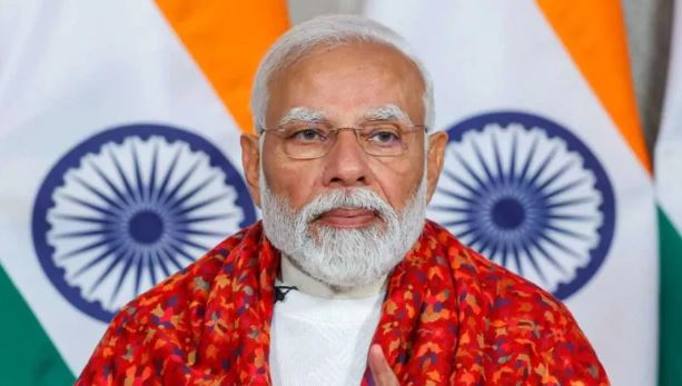 पीएम मोदी को देश-दुनिया से मिले उपहारों की हो रही नीलामी, देखें कीमत और तरीका