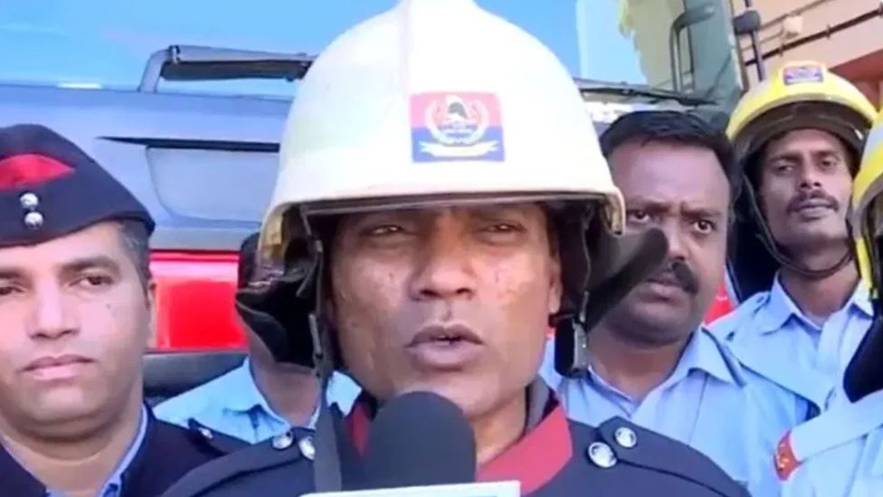 पुणे में शीशा फैक्ट्री में बड़ा हादसा! ट्रक से बॉक्स उतारते वक्त नीचे दबे 6 मजदूर, 4 की मौत