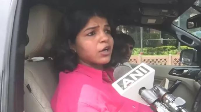 विनेश और बजरंग के कांग्रेस ज्वाइन करने पर साक्षी मलिक ने ये क्या कह दिया