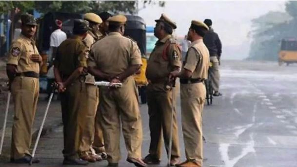 कन्या भोज में मुस्लिम बच्ची को बैठाने पर चले पत्थर, टीके का मुद्दा भी उठा