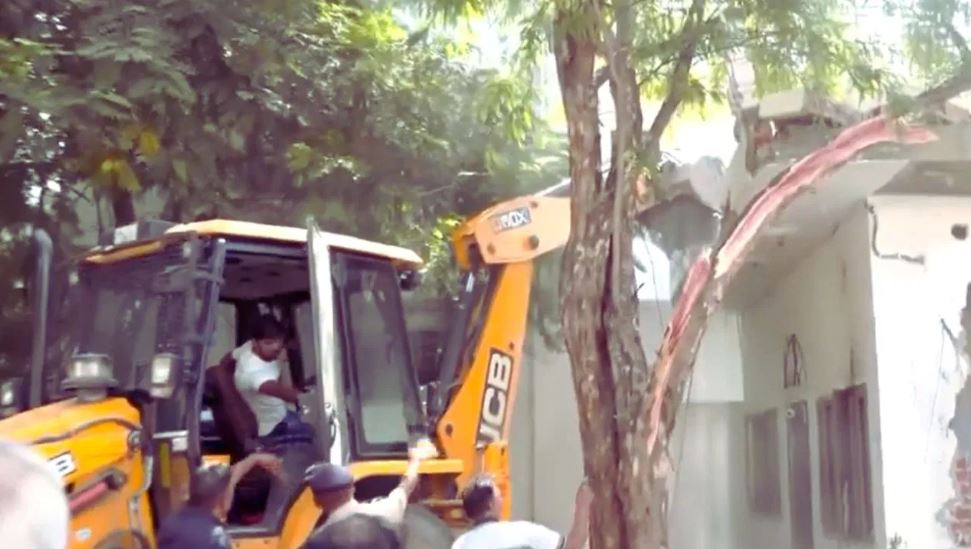 जयपुर: आरएसएस के कार्यक्रम में चाकूबाजी करने वाले नसीब चौधरी के घर पर चला बुलडोजर