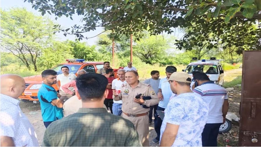 कांगड़ा जिले की चक्की खड्ड में डूबने से पिता की मौत, बेटा लापता