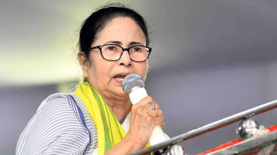 राजनीति में चेहरे बदलते हैं... ममता बनर्जी ने बांग्लादेश से की ये अपील