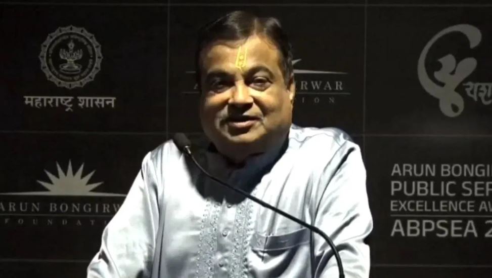 जब सड़क बनवाने के लिए दी अधिकारियों को धमकी, गडकरी ने सुनाया किस्सा