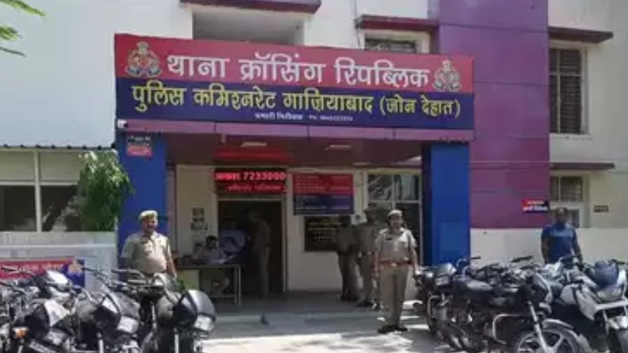 किचन से चोरी हो रहे थे आलू टमाटर, सीसीटीवी लगाया तो दिखा मेड पेशाब मिलाकर गूंथ रही थी आटा