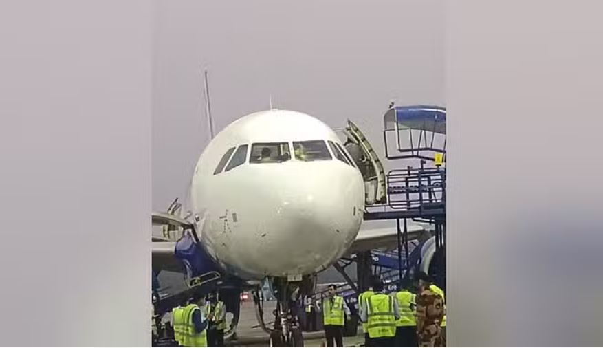 पुणे से देहरादून आ रही फ्लाइट में फिर मिली बम होने की धमकी