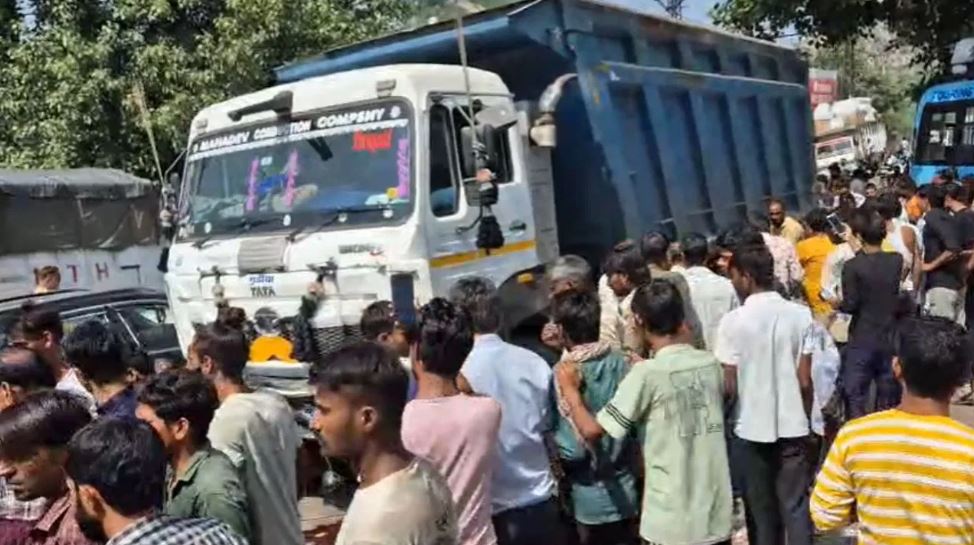 दौसा में बड़ा हादसा, बेलगाम डंपर ने 10 को रौंदा, 4 की मौत