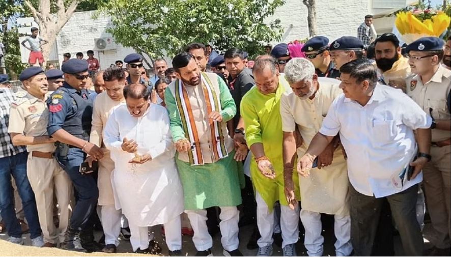 नायब सैनी का एक्शन मोड: पिपली अनाजमंडी पहुंचकर बोले- धान का एक-एक दाना खरीदा जाएगा