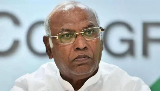 'ऐसा बयान आज तक के इतिहास में नहीं सुना', चुनाव आयोग ने खरगे को लिखी चिट्ठी में ऐसा क्यों कहा?