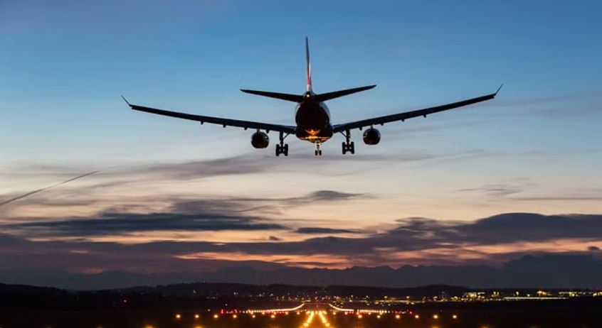 क्वांटास एयरवेज: उड़ान में अचानक चलने लगी अश्लील फिल्म, फिर एक घंटे तक नहीं हो पाई बंद