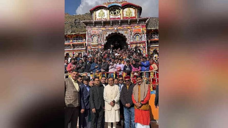 मुकेश अंबानी ने किए बदरीनाथ-केदारनाथ धाम के दर्शन, दान दिए पांच करोड़ रुपये