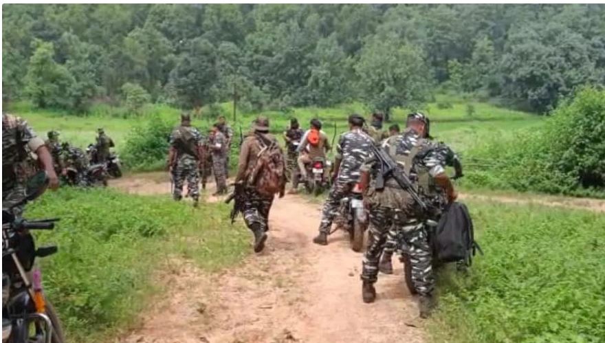 झारखंड: सुरक्षाबलों ने एनकाउंटर में 2 नक्सली को मार गिराया