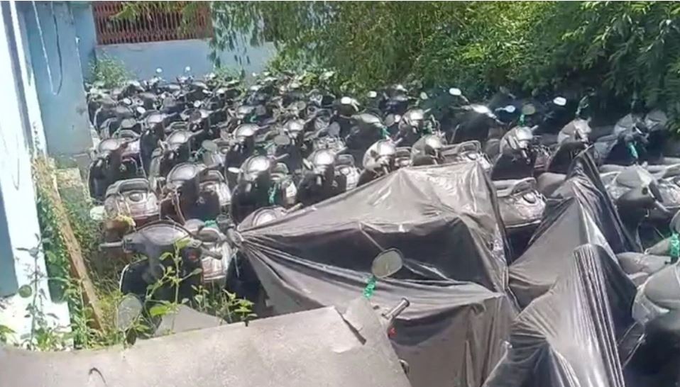 राजस्थान: स्कूल की छात्राओं को देनी थी 1690 स्कूटी… रखे-रखे बनीं कबाड़
