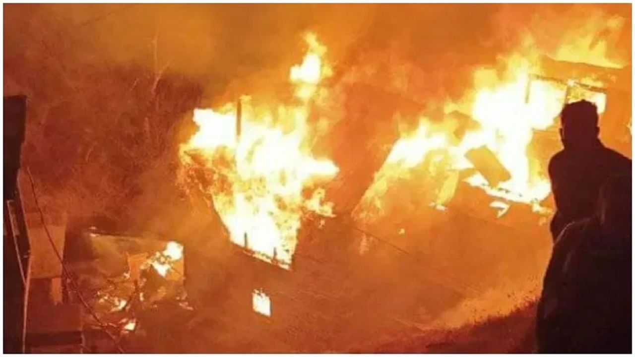 मुंबई में बड़ा हादसा, आग लगने से परिवार के सात लोगों की मौत