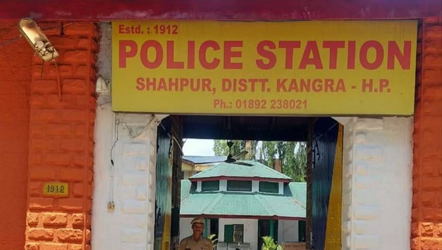 करवाचौथ की खरीदारी करने गई 3 बच्चों की मां फरार!, घर से गहने और कैश भी गायब