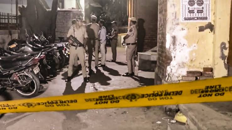 दिल्ली के जहांगीरपुरी इलाके फायरिंग, एक की मौत और दो घायल