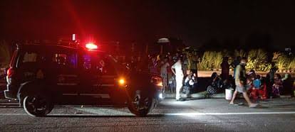 लखनऊ के किसान पथ पर अनियंत्रित बस पलटी, एक महिला की मौत