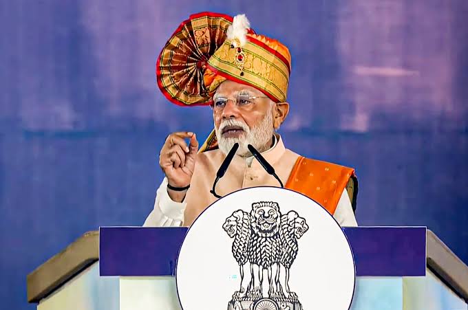 'हम बंटेंगे तो बांटने वाले महफिल सजाएंगे'- महाराष्ट्र में बोले पीएम मोदी