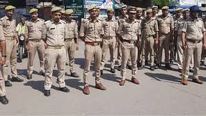 यति नरसिंहानंद के बयान पर तनाव: डासना मंदिर की बढ़ाई गई सुरक्षा
