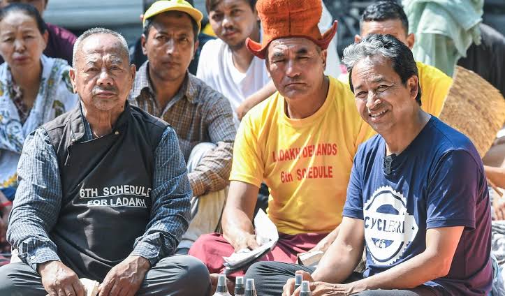 दिल्ली: सोनम वांगचुक के समर्थकों को हिरासत में लिया