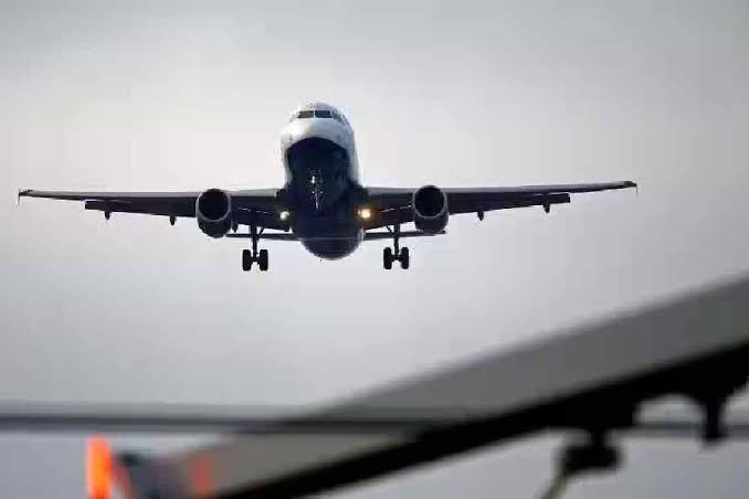 देशभर में 30 से ज्यादा फ्लाइट्स को बम से उड़ाने की धमकी, सुरक्षा एजेंसियां अलर्ट