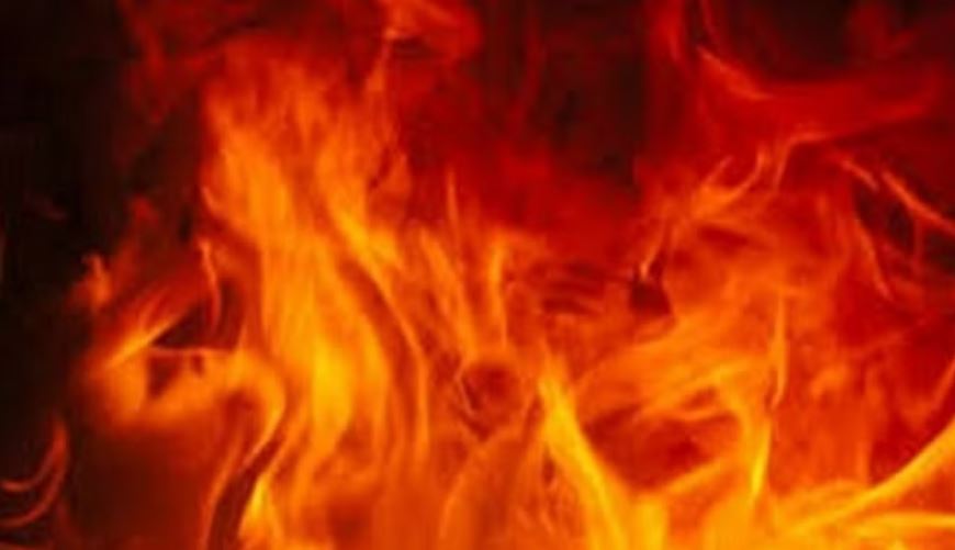 शाहपुर: मोहल्ला गड़रियान में 18 साल की युवती ने पेट्रोल छिड़ककर आग लगाई