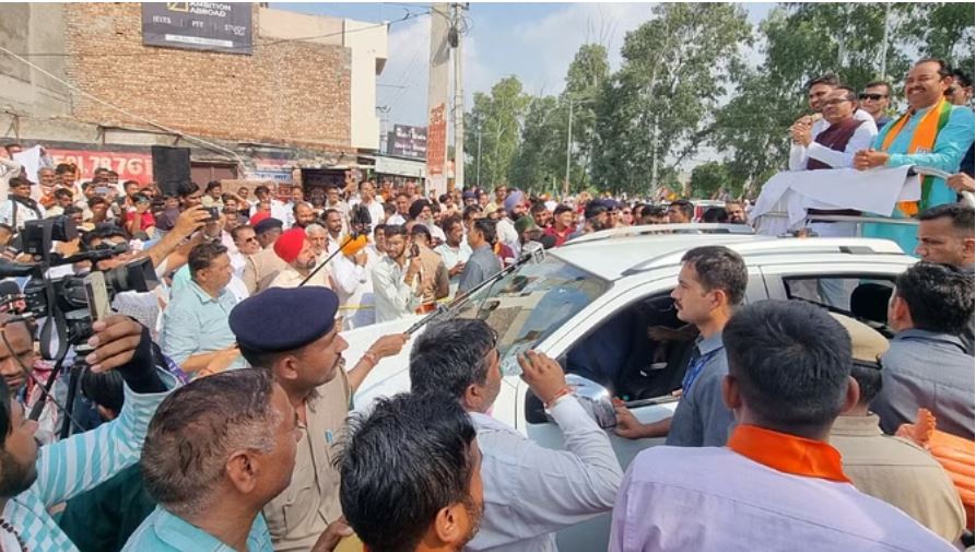 चीका में शिवराज चौहान का रोड शो, बोले- कांग्रेस 3डी पार्टी; चला रहे दलाल