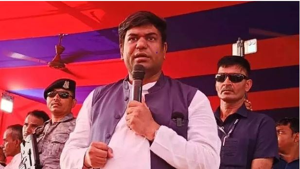 मुकेश सहनी चले प्रशांत किशोर की राह, गांधी के चंपारण से शुरू की यात्रा