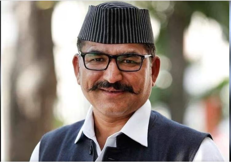 कांग्रेस ने की प्रत्याशी की घोषणा, मनोज रावत के नाम पर लगाई मुहर