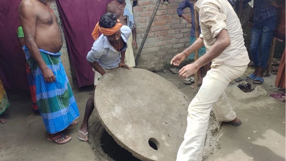 सेफ्टी टैंक बना रहे थे 5 मजदूर, जहरीली गैस की चपेट में आए… एक की मौत