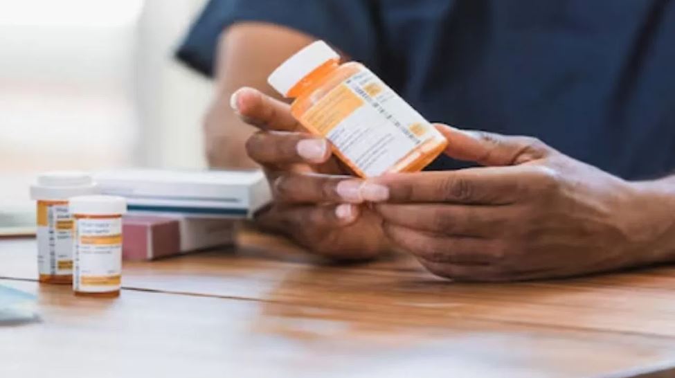 गुमराह करने वाले विज्ञापनों पर होगा एक्शन, आयुष मंत्रालय ने दी चेतावनी