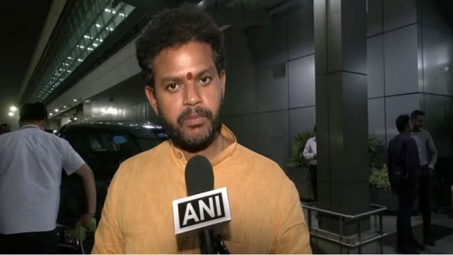 बम धमकी के मामलों की जांच कर रहीं एजेंसियां, स्थिति पर सरकार की नजर: विमानन मंत्री