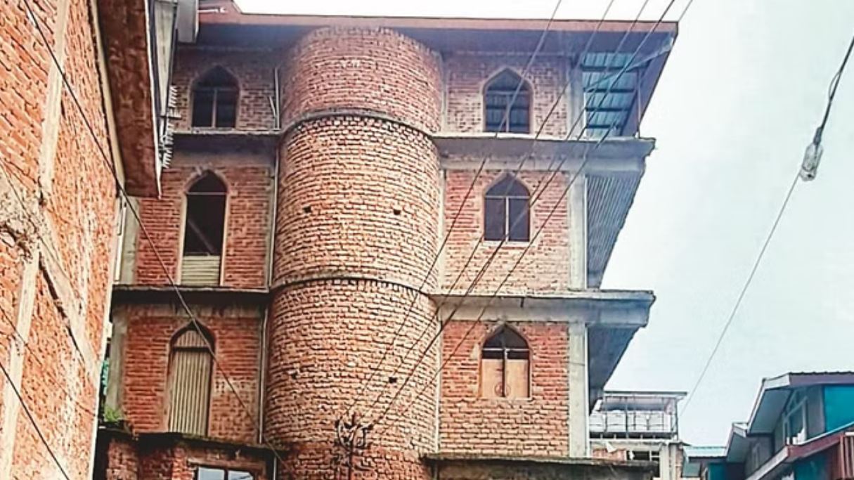 संजौली मस्जिद की मंजिलें गिराने के फैसले को देंगे चुनाैती, बैठक में लिया फैसला